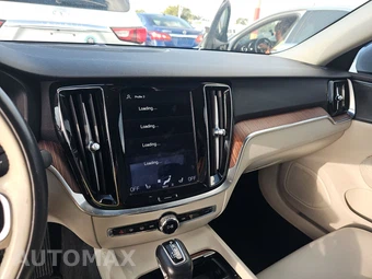 2020 Volvo S60 T5 Momentum – miniatura 11