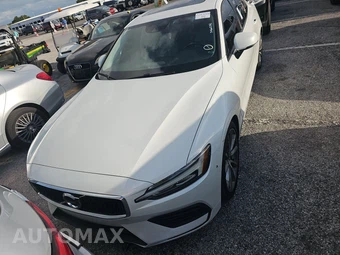 2020 Volvo S60 T5 Momentum – miniatura 2