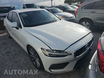 2020 Volvo S60 T5 Momentum – miniatura 3