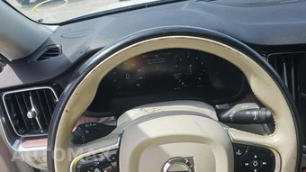 2020 Volvo S60 T5 Momentum – miniatura 30