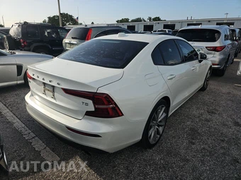 2020 Volvo S60 T5 Momentum – miniatura 4