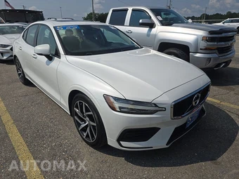 2020 Volvo S60 T5 Momentum - miniatura 3