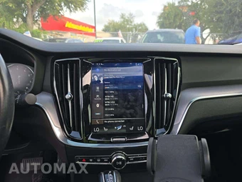 2020 Volvo S60 T5 Momentum – miniatura 10