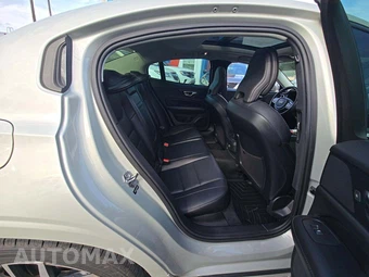 2020 Volvo S60 T5 Momentum – miniatura 16