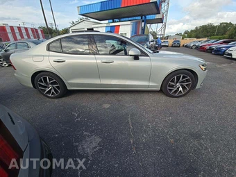 2020 Volvo S60 T5 Momentum – miniatura 4