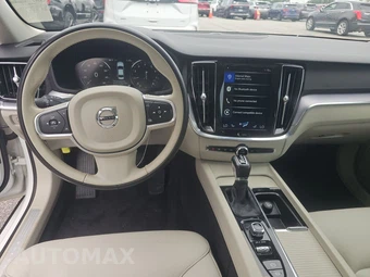 2020 Volvo S60 T6 Momentum - miniatura 11