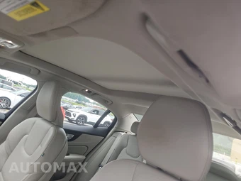 2020 Volvo S60 T6 Momentum - miniatura 17