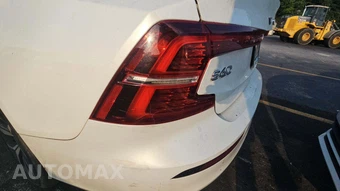 2020 Volvo S60 T6 Momentum - miniatura 28