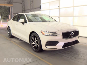 2020 Volvo S60 T6 Momentum - miniatura 3