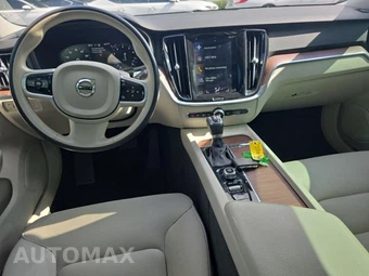 2020 Volvo S60 T6 Momentum - miniatura 14
