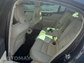 2020 Volvo S60 T6 Momentum - miniatura 16