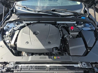 2020 Volvo S60 T6 Momentum - miniatura 19