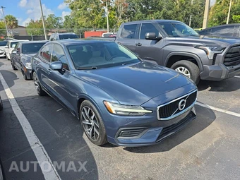 2020 Volvo S60 T6 Momentum - miniatura 3