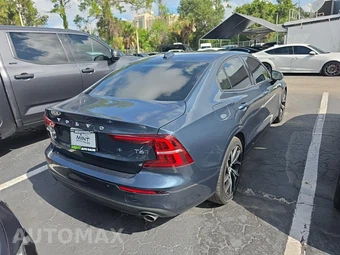 2020 Volvo S60 T6 Momentum - miniatura 4