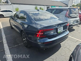 2020 Volvo S60 T6 Momentum - miniatura 6