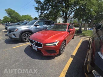 2020 Volvo S60 T6 Momentum