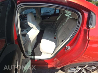 2020 Volvo S60 T6 Momentum – miniatura 13