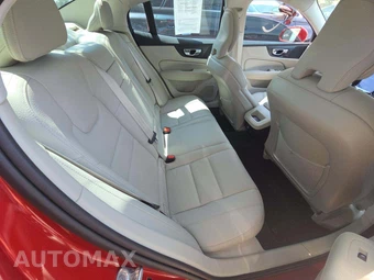 2020 Volvo S60 T6 Momentum – miniatura 16
