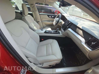2020 Volvo S60 T6 Momentum – miniatura 18