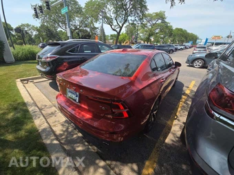 2020 Volvo S60 T6 Momentum – miniatura 3