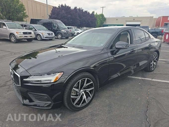 2020 Volvo S60 T6 Momentum