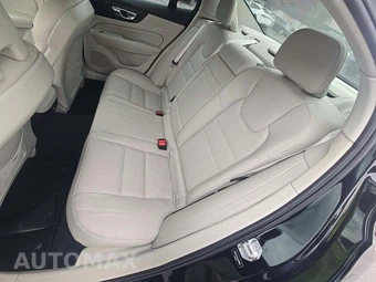 2020 Volvo S60 T6 Momentum - miniatura 13