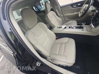 2020 Volvo S60 T6 Momentum - miniatura 18
