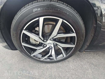 2020 Volvo S60 T6 Momentum - miniatura 22