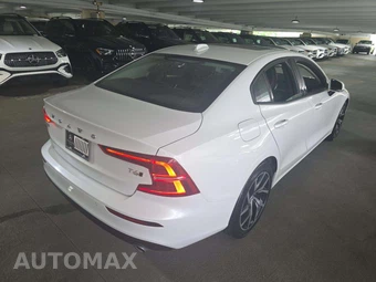 2020 Volvo S60 T6 Momentum - miniatura 3