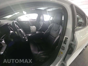 2020 Volvo S60 T6 Momentum - miniatura 6
