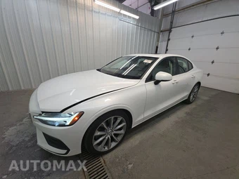 2020 Volvo S60 T6 Momentum