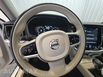 2020 Volvo S60 T6 Momentum - miniatura 10