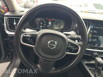 2020 Volvo S60 T6 Momentum - miniatura 10