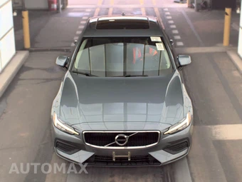 2020 Volvo S60 T6 Momentum - miniatura 2