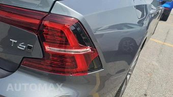 2020 Volvo S60 T6 Momentum - miniatura 20