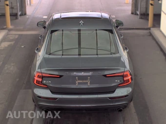 2020 Volvo S60 T6 Momentum - miniatura 5