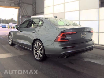 2020 Volvo S60 T6 Momentum - miniatura 6