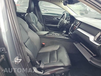 2020 Volvo S60 T6 Momentum - miniatura 8