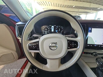 2020 Volvo S60 T6 Momentum - miniatura 10