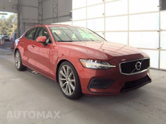 2020 Volvo S60 T6 Momentum - miniatura 3