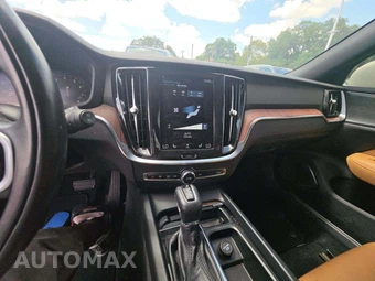 2020 Volvo V60 T5 Momentum - miniatura 7