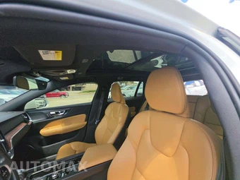2020 Volvo V60 T5 Momentum - miniatura 8