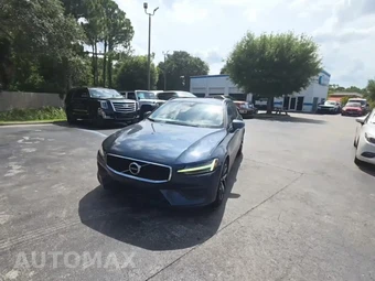 2020 Volvo V60 T5 Momentum