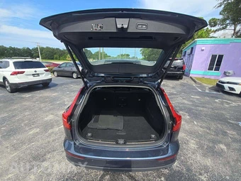 2020 Volvo V60 T5 Momentum – miniatura 11