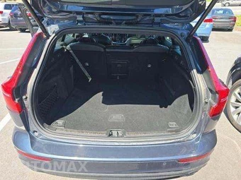 2020 Volvo V60 T5 Momentum – miniatura 14