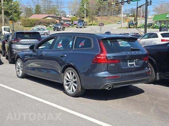 2020 Volvo V60 T5 Momentum – miniatura 2