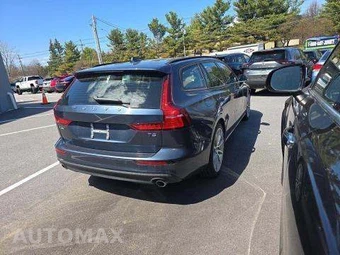 2020 Volvo V60 T5 Momentum – miniatura 3