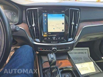 2020 Volvo V60 T5 Momentum – miniatura 32