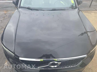 2020 Volvo XC40 T4 Momentum – miniatura 22