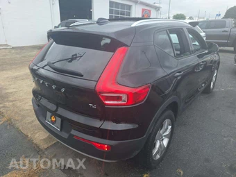 2020 Volvo XC40 T4 Momentum – miniatura 3